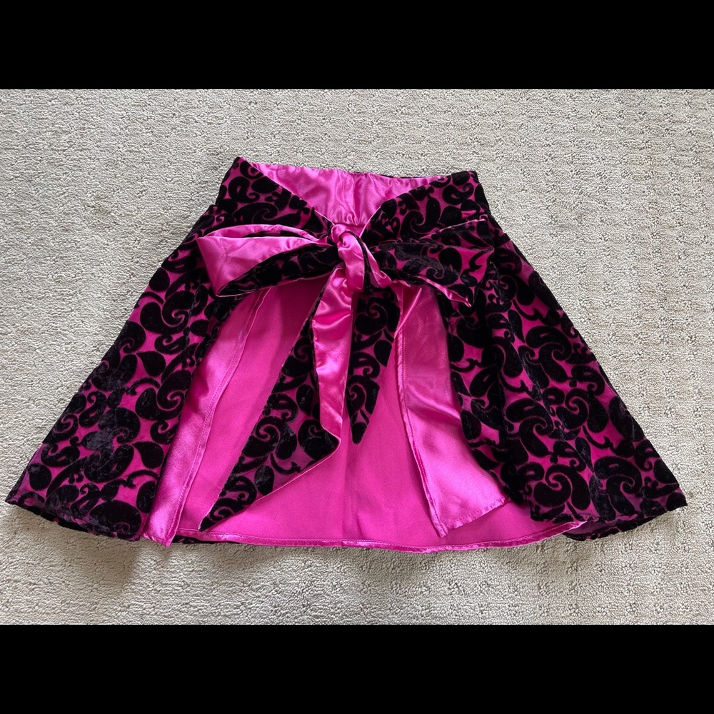 New Heavenly Hostess Black Velvet Apron
